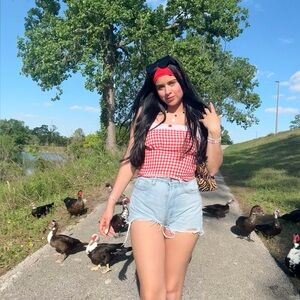 Meet your Posher, Nadezhna